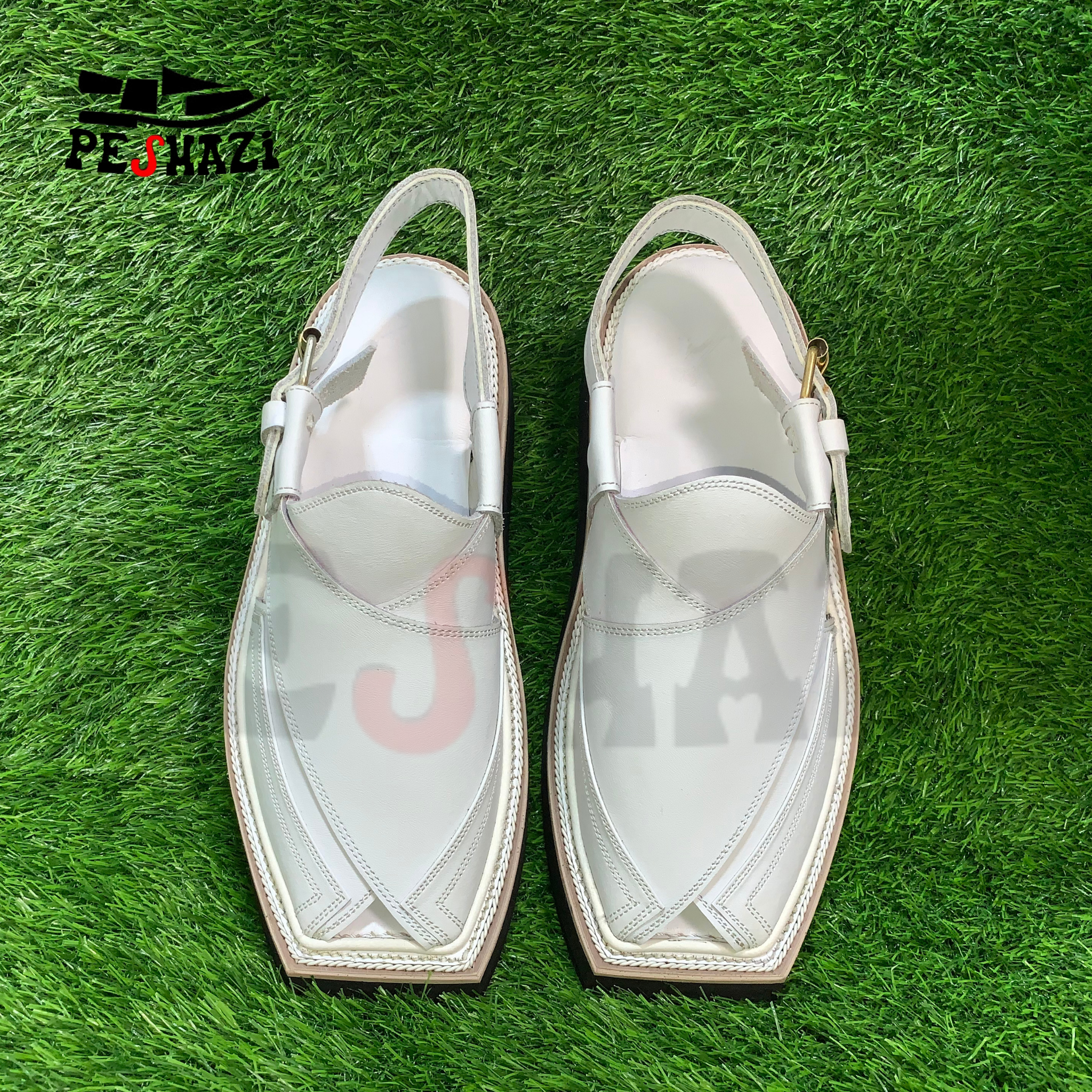 Premium White Kaptaan Chappal with Black Sole – Classic Style, Superior Craftsmanship