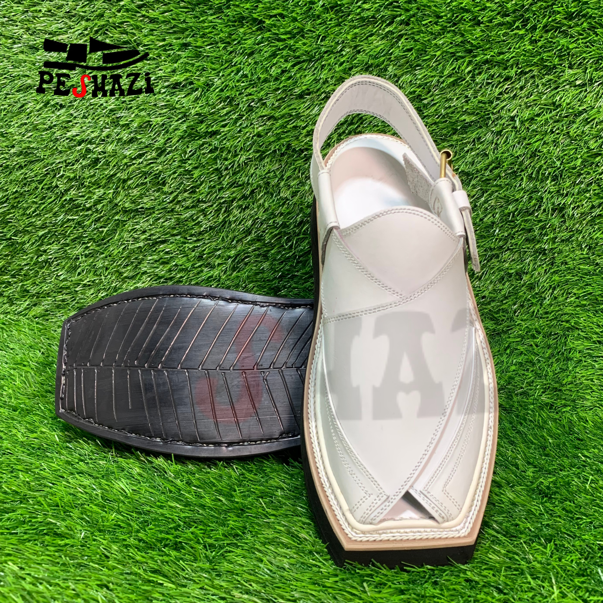 Premium White Kaptaan Chappal with Black Sole – Classic Style, Superior Craftsmanship